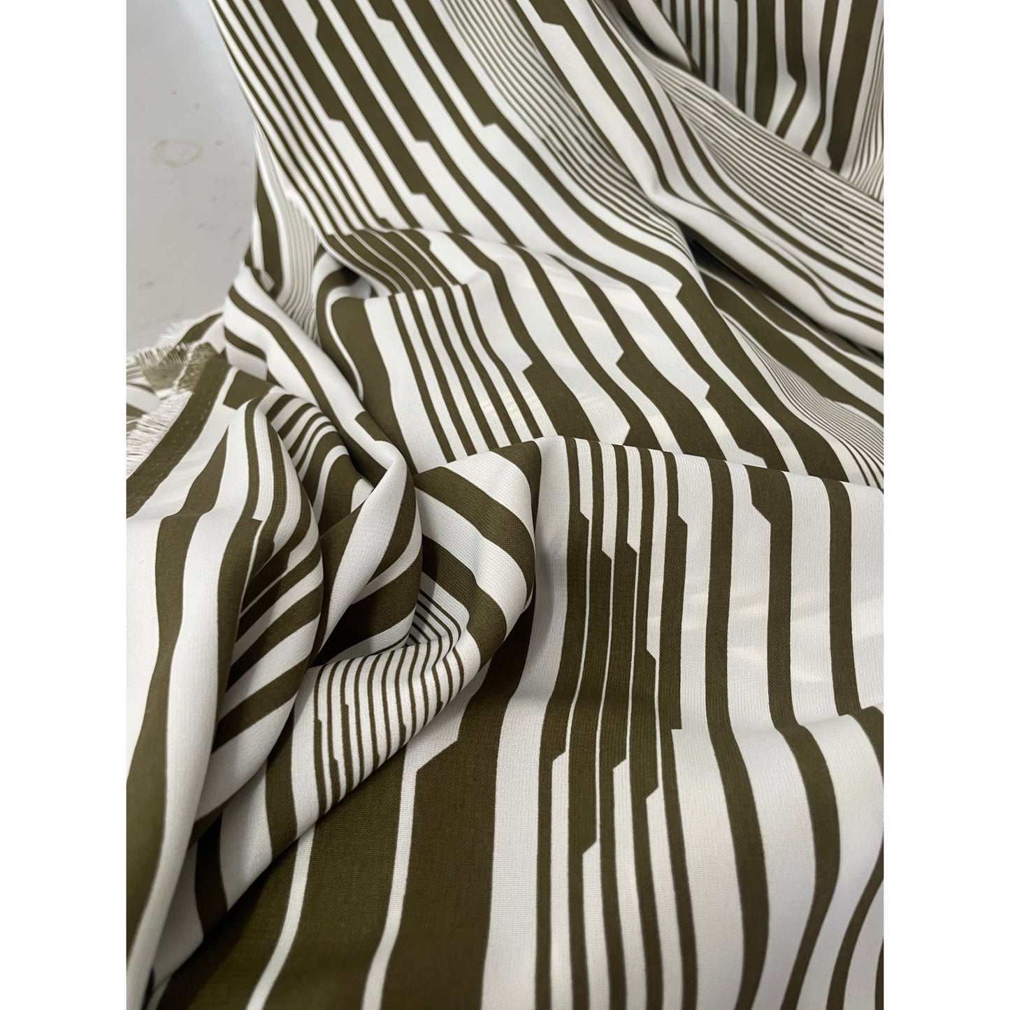 Lillie lines Olive (fabric)