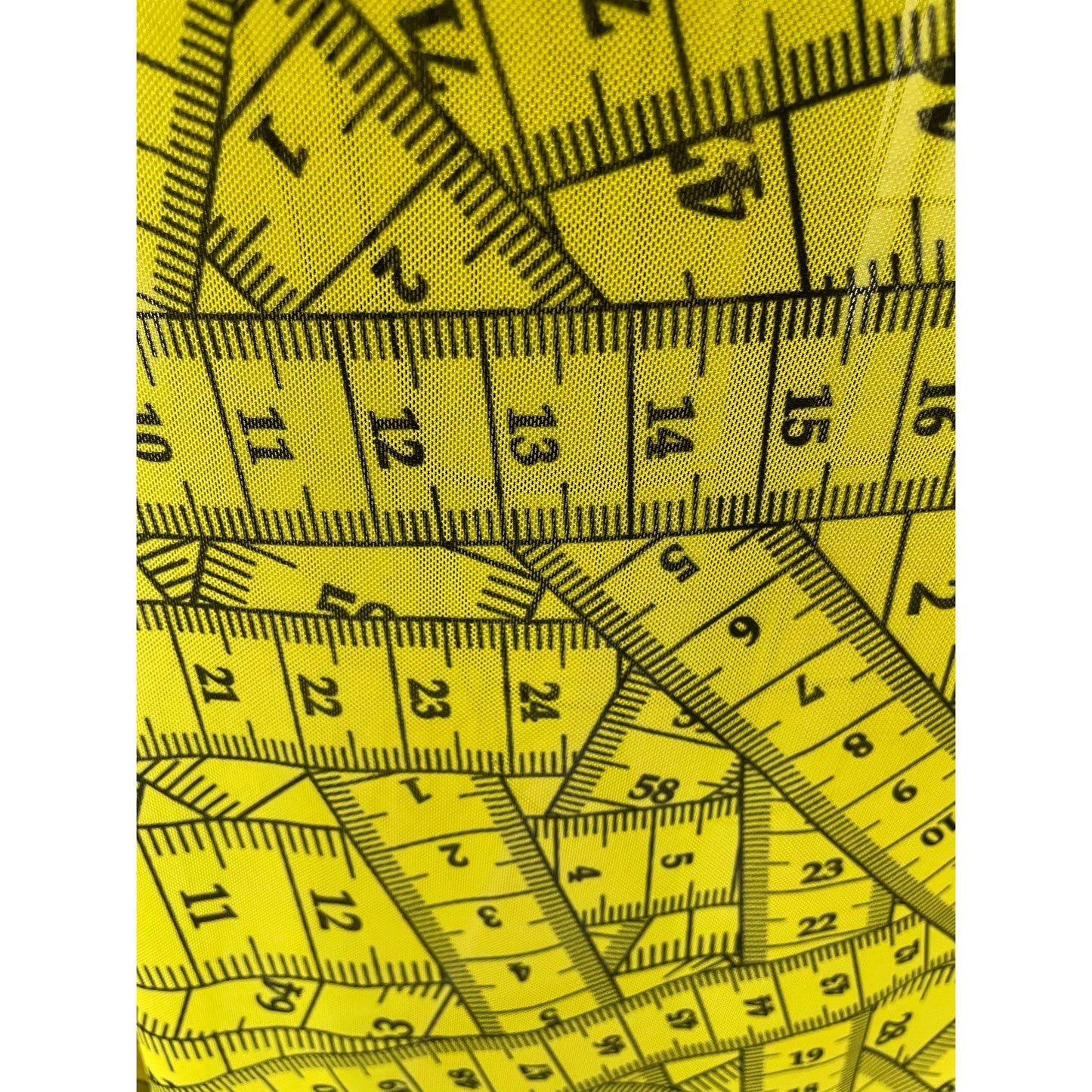 Measuring up stretch mesh (fabric)