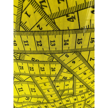 Measuring up stretch mesh (fabric)