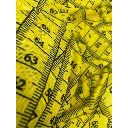 Measuring up stretch mesh (fabric)